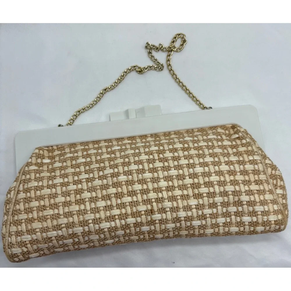 Vintage Woven Straw Raffia Clutch Purse Plastic‎ Snap Closure Chain Strap
